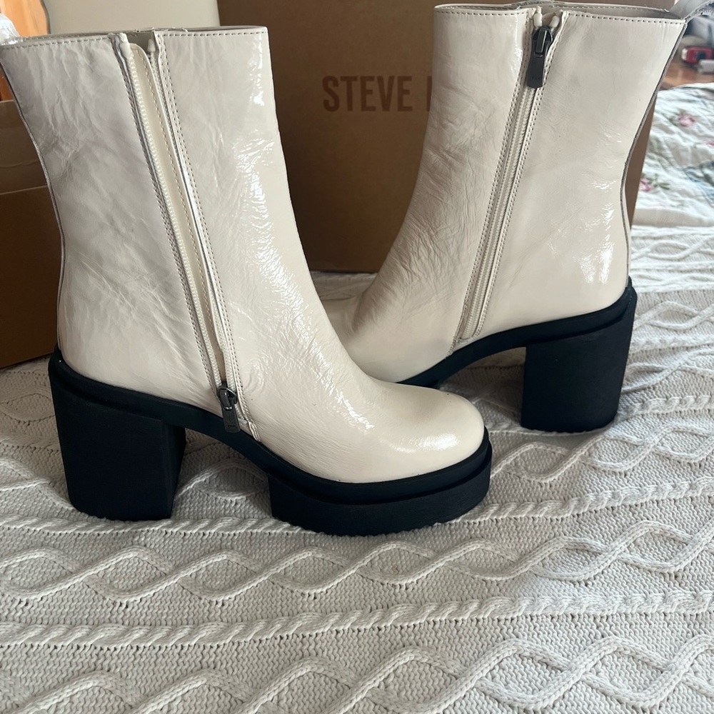 Steve Madden Chunky Bone Color Ankle Boots with Zipper patent Leather Size 9 - Picture 6 of 13